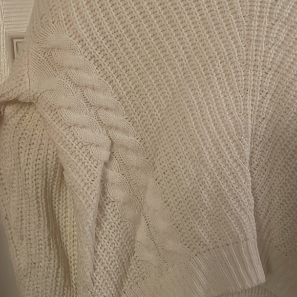 White knit turtleneck - Picture 2 of 4